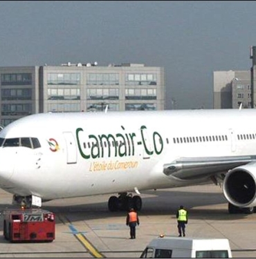 Avion-Camair-Co-aeroport
