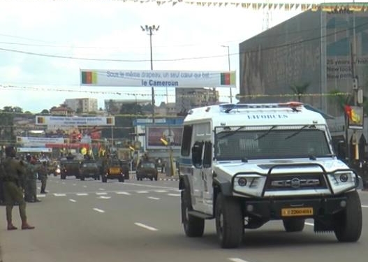 Cameroun – Armée-Nation : au boulevard du 20 Mai, le blindé 100% camerounais d’Alpha Motors incarne la force d’un Cameroun uni et souverain