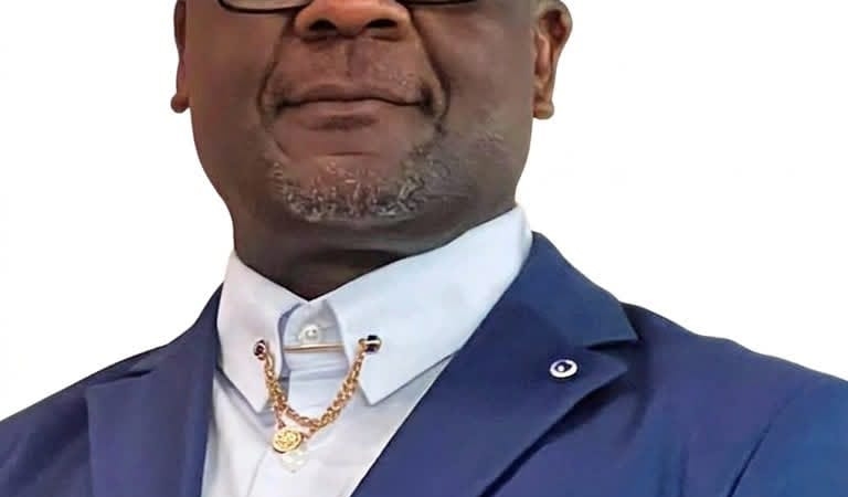 L&rsquo;ODYSSÉE DE SYLVESTRE MAGLOIRE TAMO TCHUIMBOU : LE BÂTISSEUR D&rsquo;UNE AFRIQUE DE PROPRIÉTAIRES ET DE LEADERS